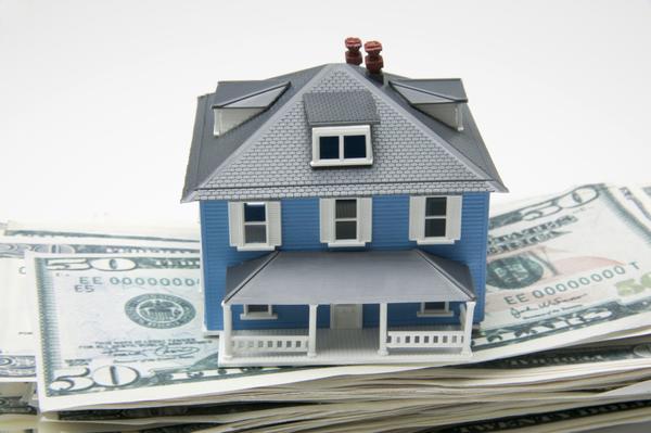 Is it Better to Pay Off Your Mortgage or Invest?